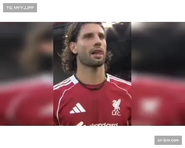 索博斯洛伊直接任意球破门，展示红军定位球潜力