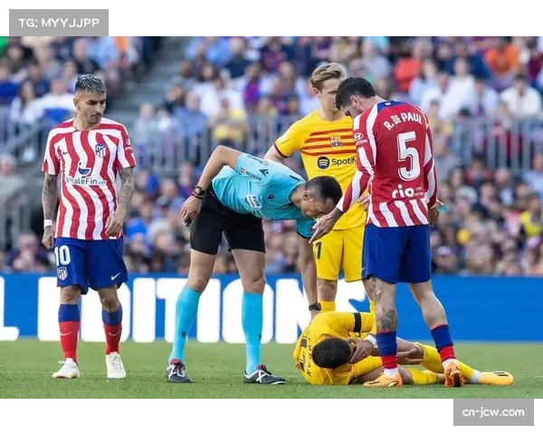 本轮西甲多场比赛出现VAR争议 裁判尺度引发讨论 本轮西甲多场比赛出现VAR争议 裁判尺度引发讨论